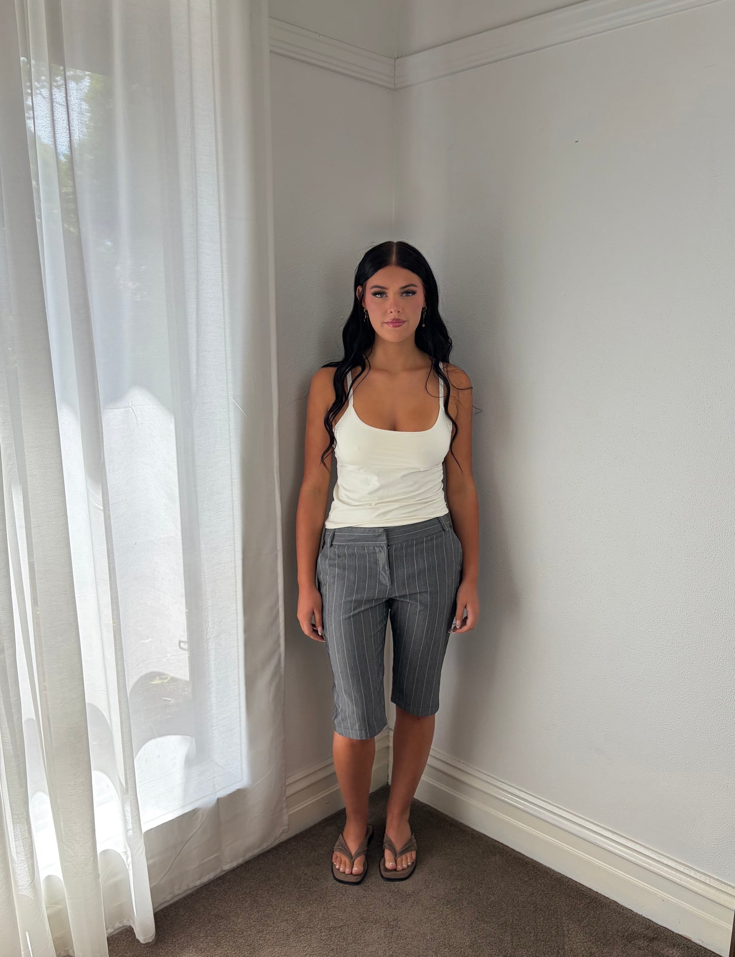 CUE Vintage Grey Pinstripe Tailored Capri Pants