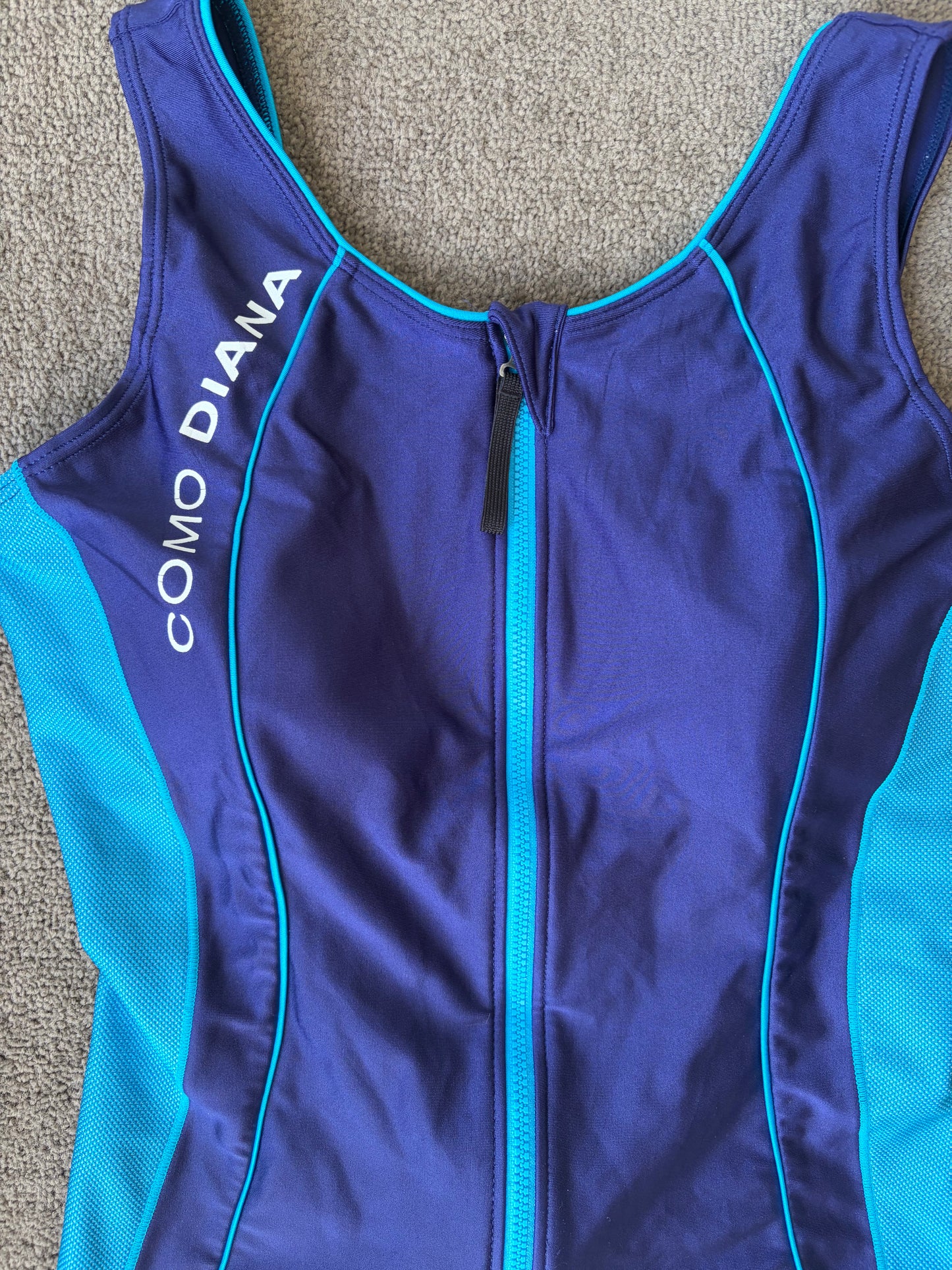 Vintage Sport Luxe Zip-Front Contour Top in Navy & Aqua